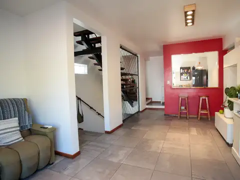 Depto Tipo Casa 5 ambientes con 2 baños