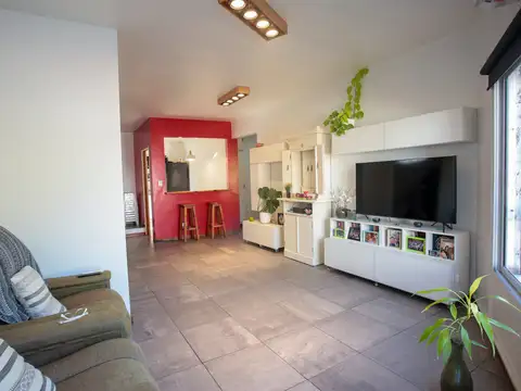 Depto Tipo Casa en Venta en Coghlan, USD 270.000