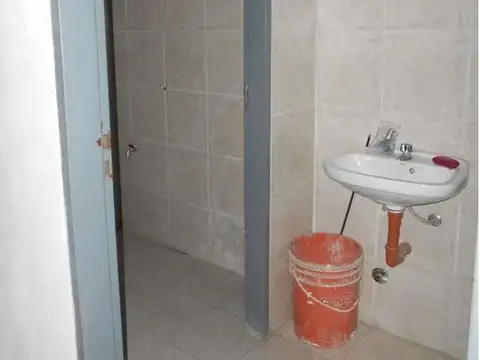 DEPOSITO 230 EN 3 PLANTAS- CERCANO CENTRO COMERCIAL TEXTIL-
