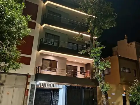 Villa Del Parque 3 Ambientes Semipiso A Estrenar