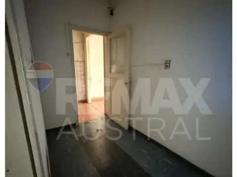 Casa 8 ambientes con 1 baño
