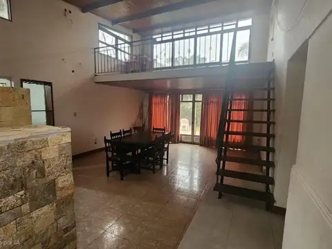 Casa 6 ambientes con 4 baños