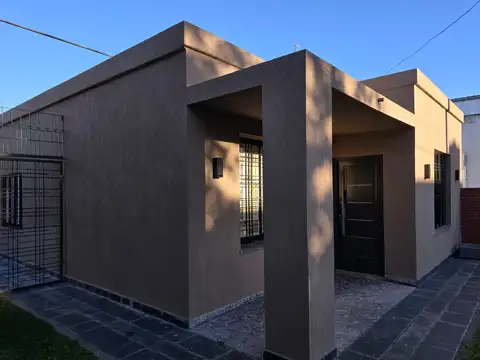 Oficina en Alquiler en Villa Luzuriaga, $ 1.400.000