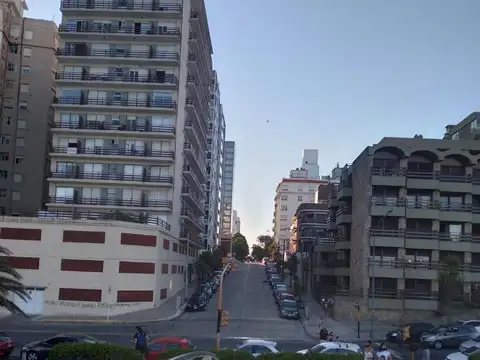 Venta  departamento 2 amb.con cochera