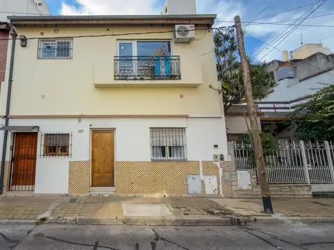 VTA CASA lote propio 8,66x17 APTO CREDITO V REAL