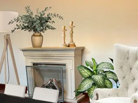 Casa en Venta con 5 cocheras
