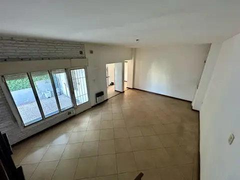 Casa en Planta Alta. Echesortu Oeste. Patio terraza