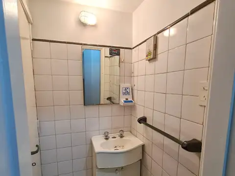 Local en Alquiler en San Isidro Vias / Rolon, $ 1.800.000