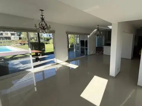 Casa en Venta de 4 dormitorios