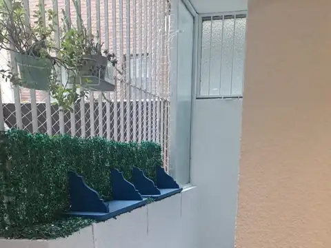 Av Directorio 100, Piso 1