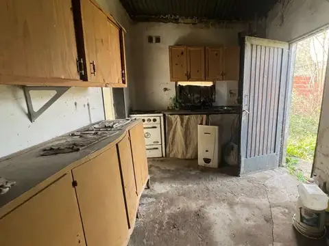 Casa 2 ambientes con 1 baño