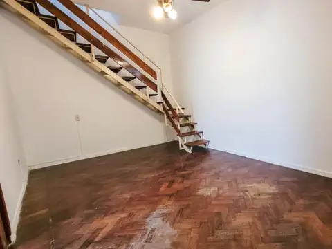 Depto Tipo Casa en Alquiler 40 años