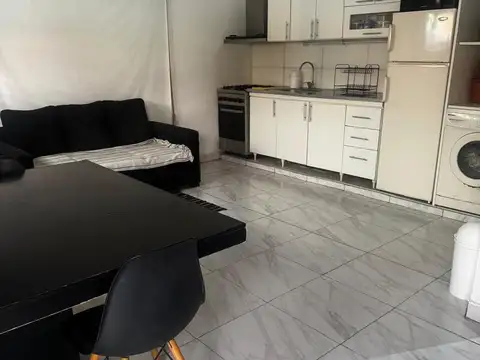Casa 2 ambientes con 1 baño