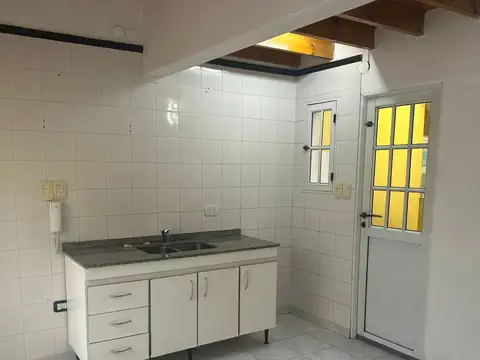 Depto Tipo Casa en Alquiler de 2 dormitorios