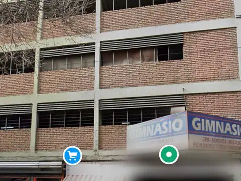 EXCEPCIONAL COCHERA Y ESPACIO PARA MOTO