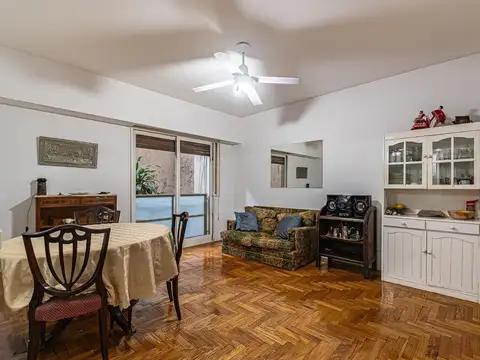 Venta. Departamento. 3 Ambientes. Austria y Arenales.