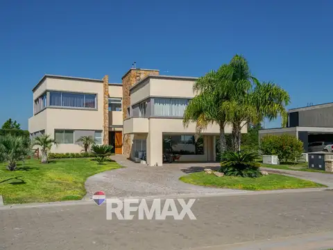 CASA 7 AMBIENTES VENTA LA PROVIDENCIA A LA LAGUNA