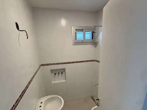 CASA EN VENTA RINGUELET 3 DORMITORIOS