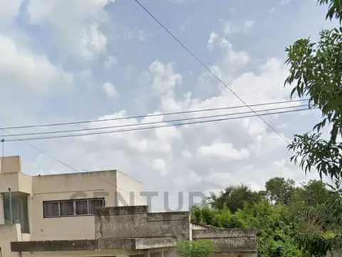Casa en Venta a Reciclar 3 dormitorios en Los Hornos, La Plata