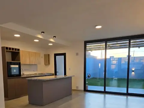Casa en Venta al Este