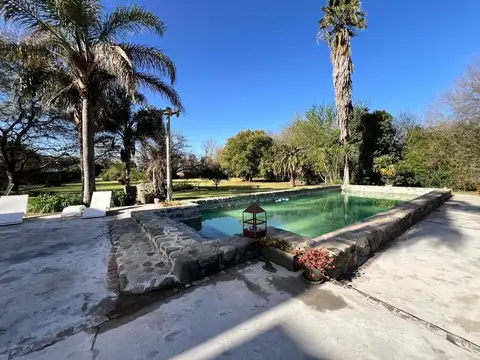 Casa uso comercial La Carolina. Parque c/ riego