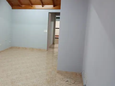 Depto Tipo Casa en Alquiler de 3 ambientes