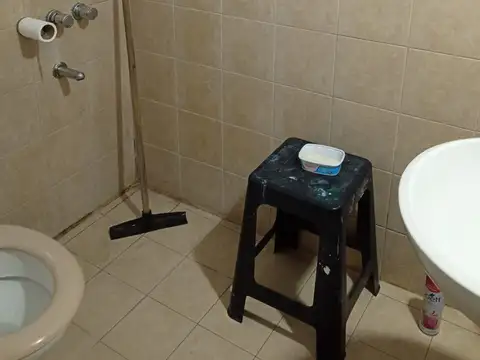 Casa 8 ambientes con 3 baños