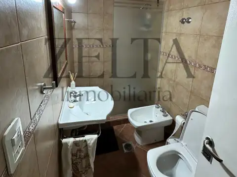 Casa 5 ambientes con 2 baños