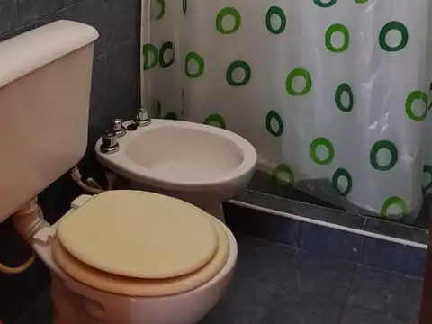Pedernal e/ Hipólito Yrigoyen y Maipú