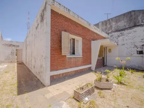 Casa terreno en Ciudadela. AU Oeste y Gral Paz