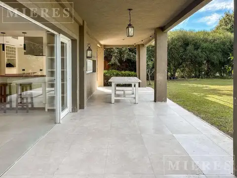 Casa 7 ambientes con 3 baños