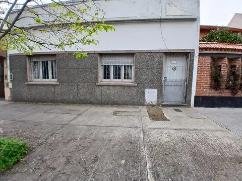 CASA 2 AMBIENTES VENTA VILLA  LUGANO  DE 320M2