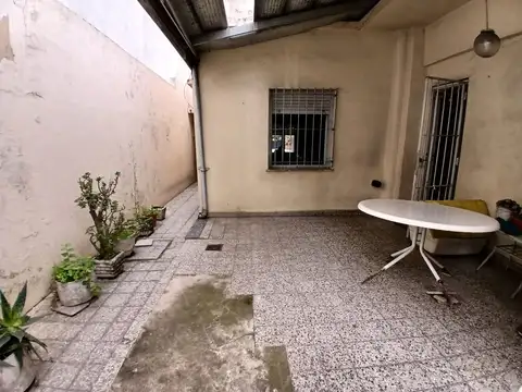 Casa 2 ambientes con 1 baño