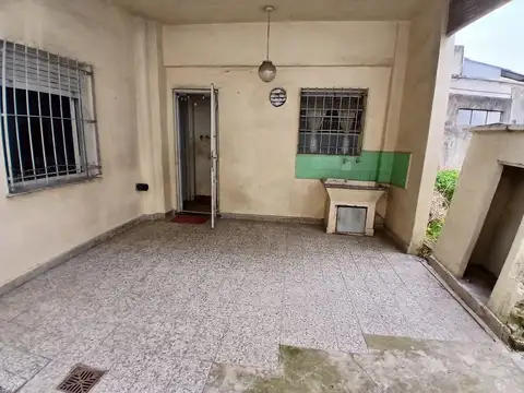 CASA 2 AMBIENTES VENTA VILLA  LUGANO  DE 320M2