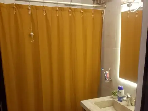 Crespo al 3400 *   Ph 3 amb.,patio terraza,lavadero,parrilla,133m2.