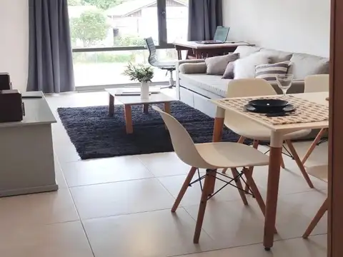 Venta de Departamento de 2 ambientes con cochera