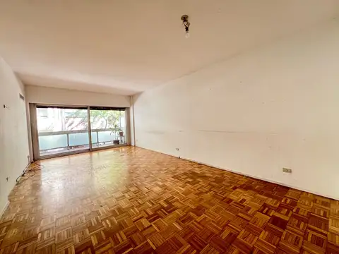 OPORTUNIDAD DEPTO 3 amb con dependencia o escritorio a reciclar en Recoleta