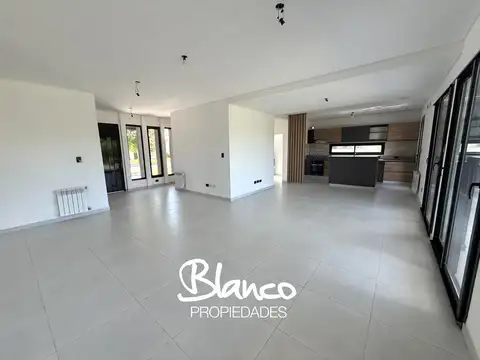 Casa en Venta en Haras Santa Maria, USD 269.000