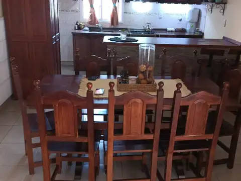 Casa 3 ambientes con 2 baños