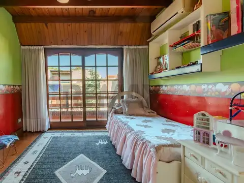 VENTA CASA 6 AMB EN VERSALLES C/ PILETA Y GARAGE