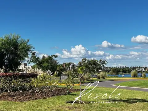 Lote Interno en Venta con vista amplia al agua. Barrio Cerrado. Zona Norte. Escobar