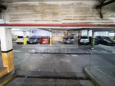 Estrada al 2600, entre Ricardo Gutierrez y Alberdi