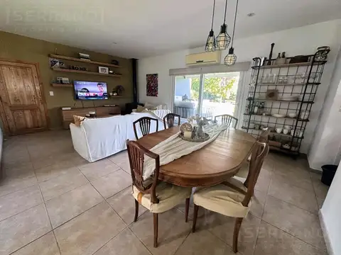 Casa en Venta con 3 cocheras