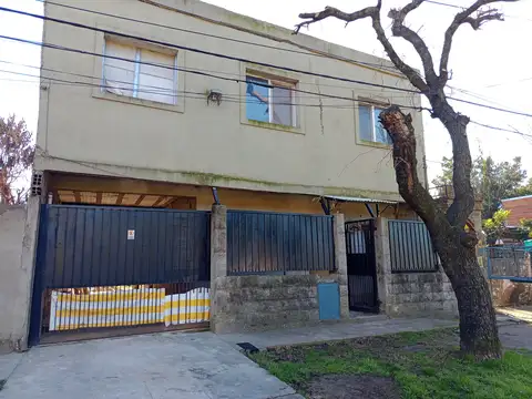 HERMOSA CASA ESTILO MODERNO CON PATIO DE FONDO 
