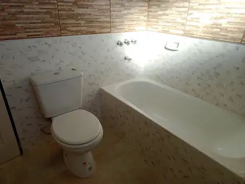 Casa en Alquiler en Don Torcuato, $ 900.000