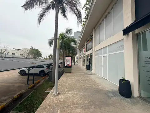Local en alquiler y venta North Coral Plaza