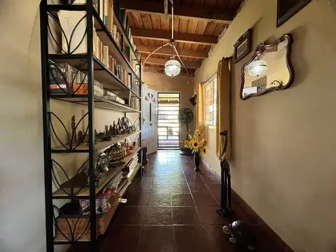 Casa 2 ambientes con 1 baño