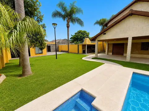 Casa en Venta con 4 cocheras