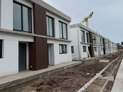 Casa en Venta en Benavidez, USD 280.000