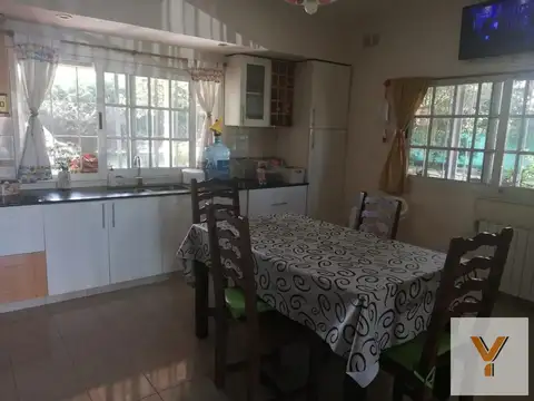 Casa 6 ambientes con 3 baños